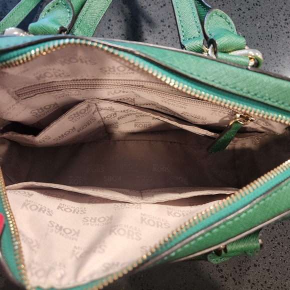 Michael Kors Green Bag - Picture 7 of 10